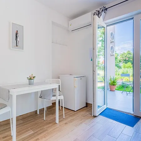 New 4 Star M&a In Town Guest house
