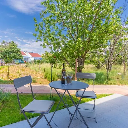 Gostinjska kuća New 4 Star M&a In Town