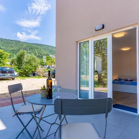 New 4 Star M&a In Town Gostinjska kuća 3*