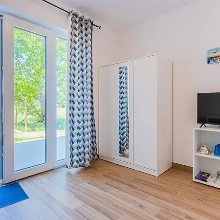 New 4 Star M&a In Town Cres