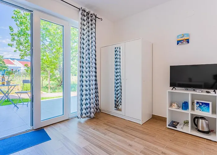 New 4 Star M&a In Town Cres